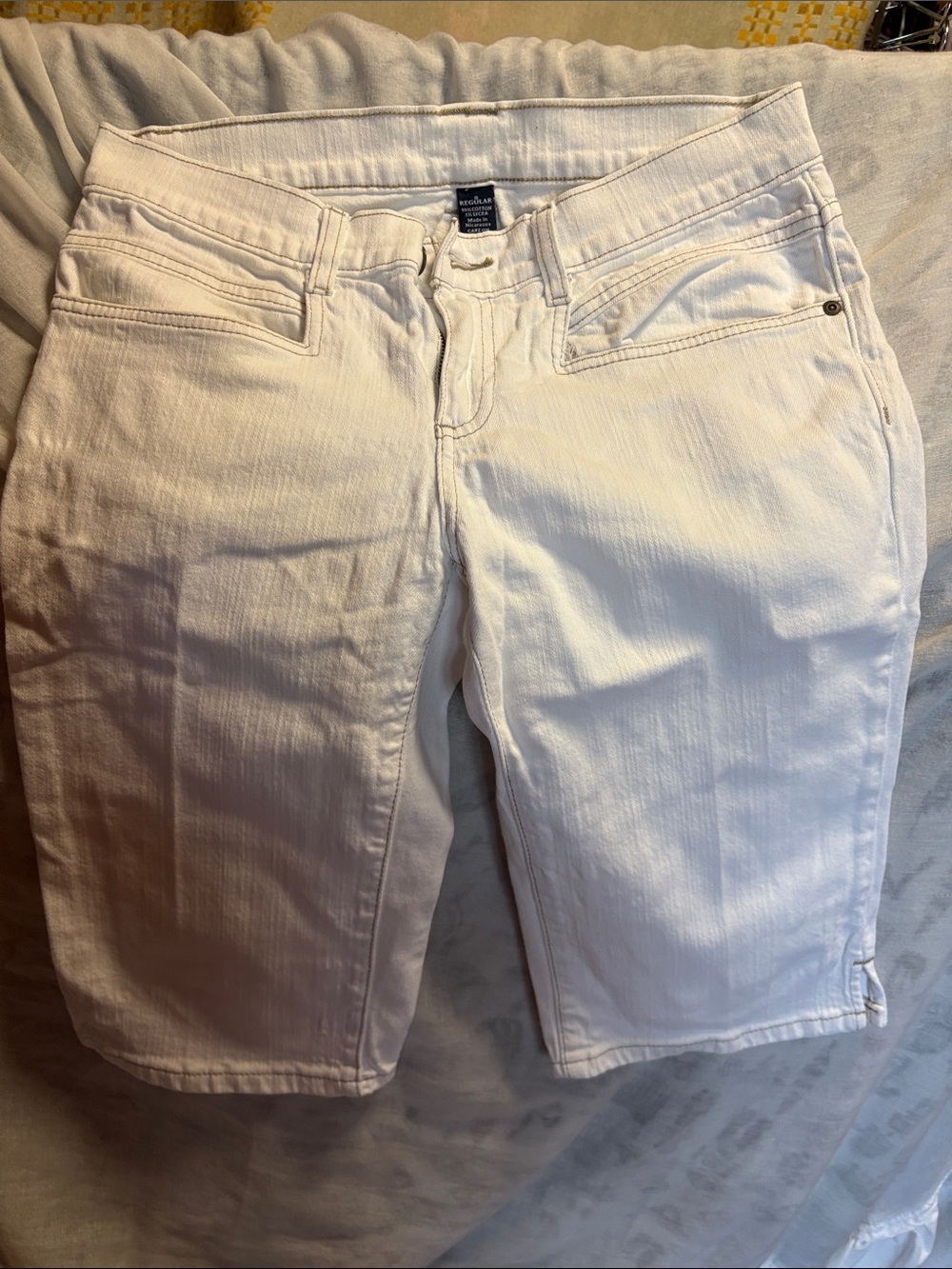 Women's White Bermuda Shorts - Classic Casual Style 16”waist
